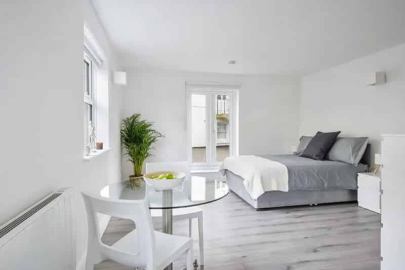 Studio Apartment Central Brighton - Fully Furnished