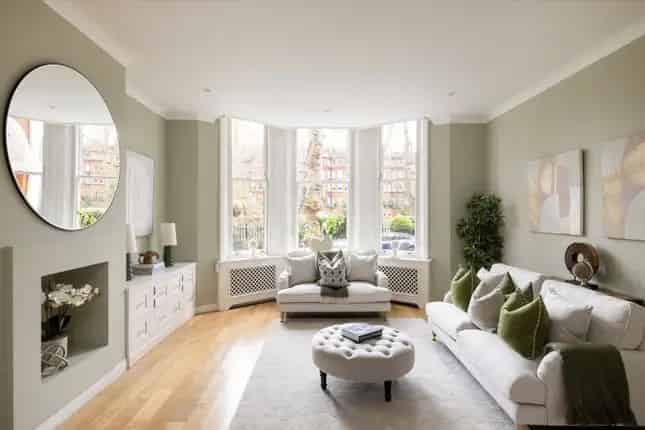 3 Bedroom Flat for Sale in Bramham Gardens SW5