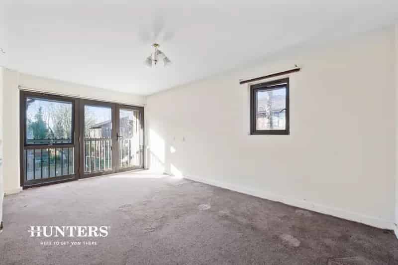 1 Bedroom Flat for Sale 502 SQ FT Brondesbury Park