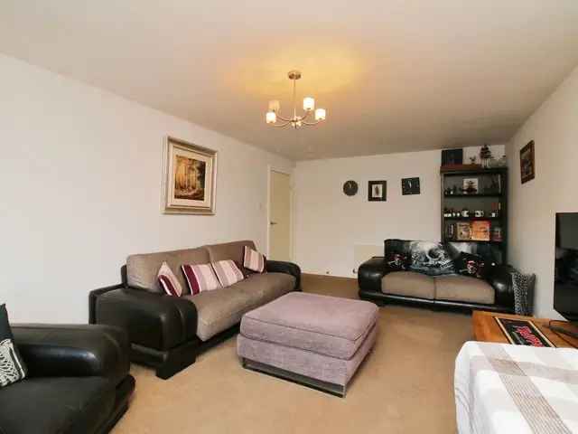 3 bedroom flat  for sale