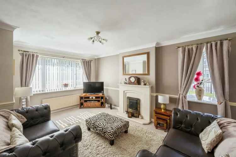 4 Bed Family Home with Conservatory and Garage