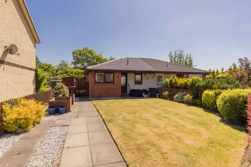 1 Bedroom Semi Detached Bungalow For Sale