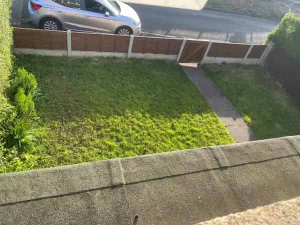 2 Bedroom End House Large Gardens Ample Storage