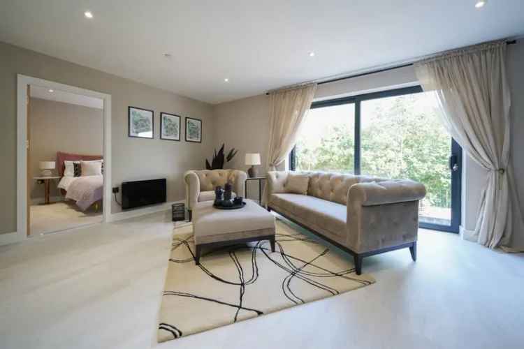 Luxury 3-Bed Penthouse Apartments in Birmingham City Greens