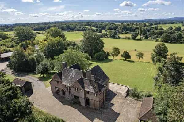 Puttenham Hill, Puttenham, Guildford, Surrey, GU3 1AH | Property for sale | Savills