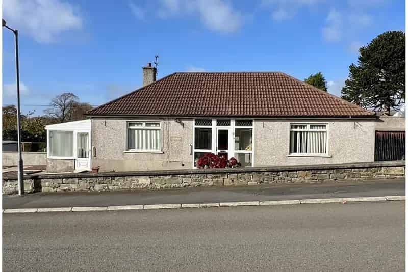 3 Bed Bungalow Detached with 3 Reception Rooms