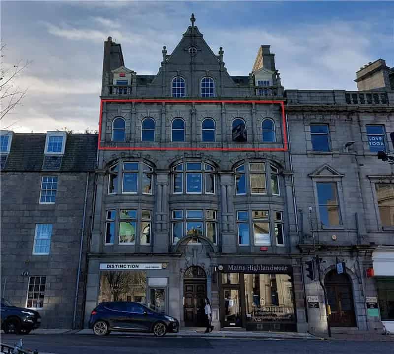 Third Floor Office Suite in Grade B Listed Building