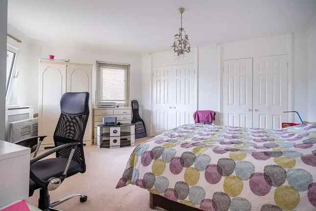 Flat for sale in Chepstow Villas, London W11