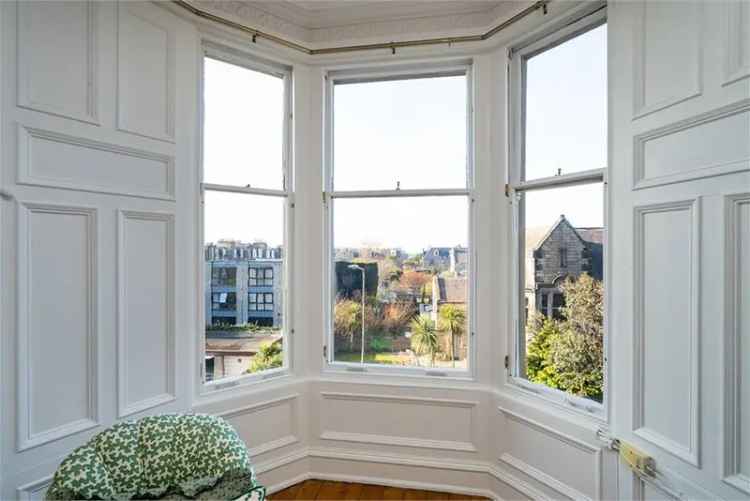 2 Bed Flat Trinity Edinburgh Sea Views Modern Kitchen