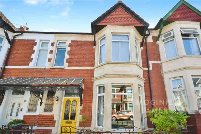 3 Bedroom Terraced House For Sale