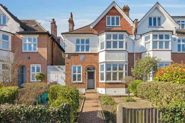 6-Bedroom Family Home for Sale in Wandsworth