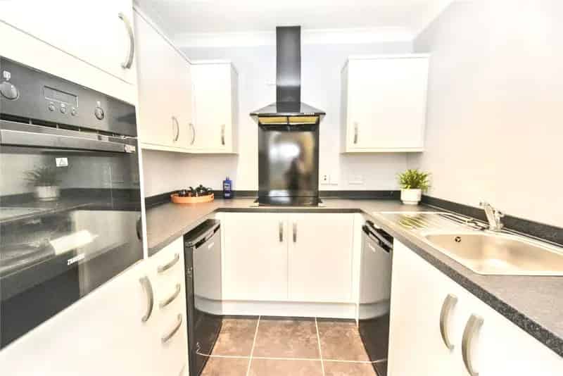 Flat For Sale , Leeds, England