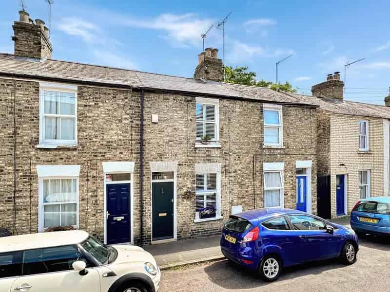 2 Bedroom Victorian Terraced House for Sale near Cambridge Station