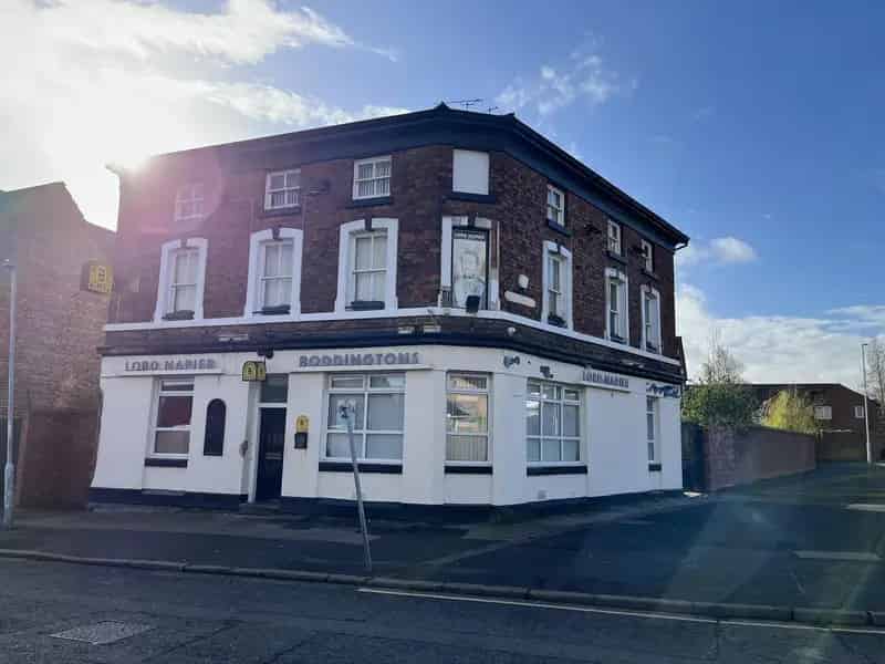 Birkenhead Pub with 4-Bedroom Flat and Yard