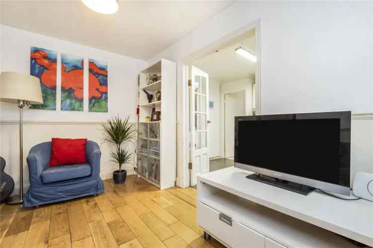 Two Double Bedroom Victorian Conversion Flat Near Plaistow Station