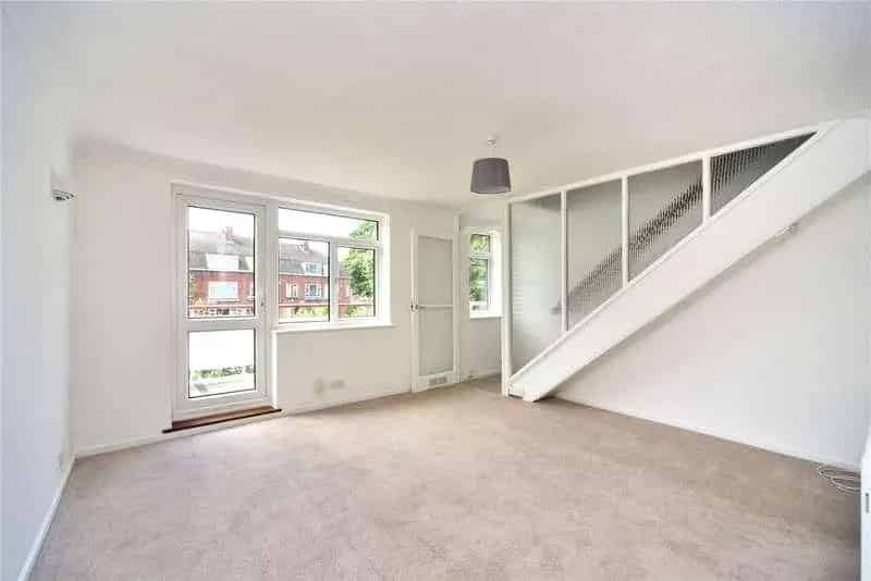 2 Bed Flat for Sale Banstead