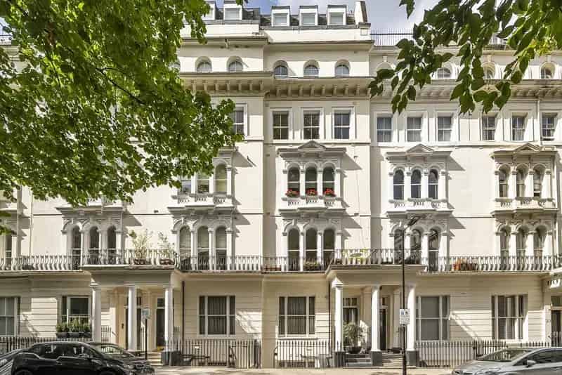 2-Bedroom Flat Kensington Garden Square W2 Modern Kitchen Private Garden