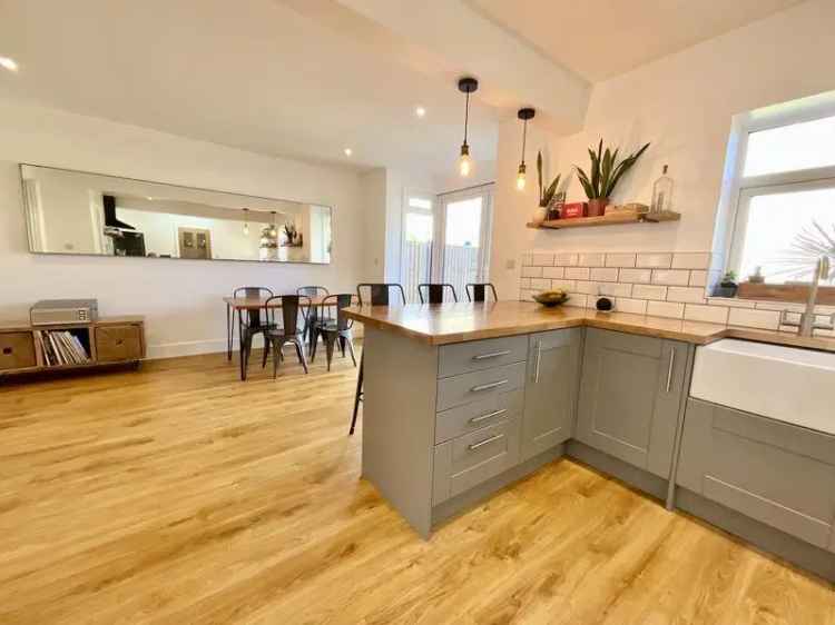 3 Bedroom Detached House for Sale Near Southbourne Grove