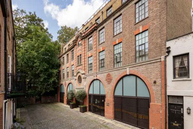 Hyde Park Apartment: Victorian Charm Meets Modern Design
