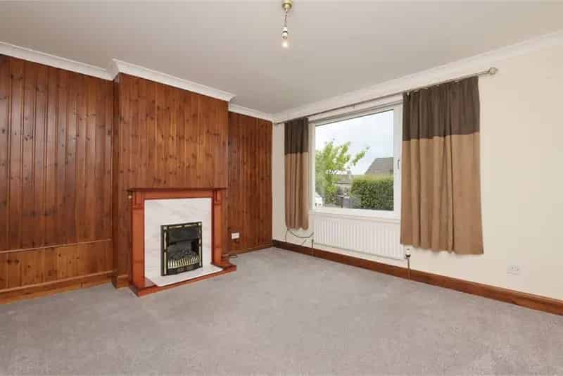 3 Bed House - Semi Detached with 1 Reception Room