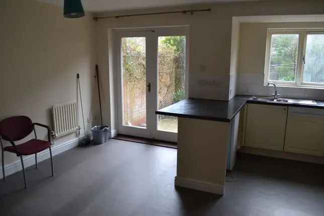 Terraced house to rent in Alfred Place, Kingsdown, Bristol BS2