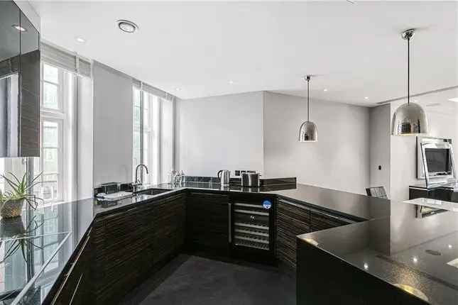 Flat for sale in Eccleston Street, London SW1W