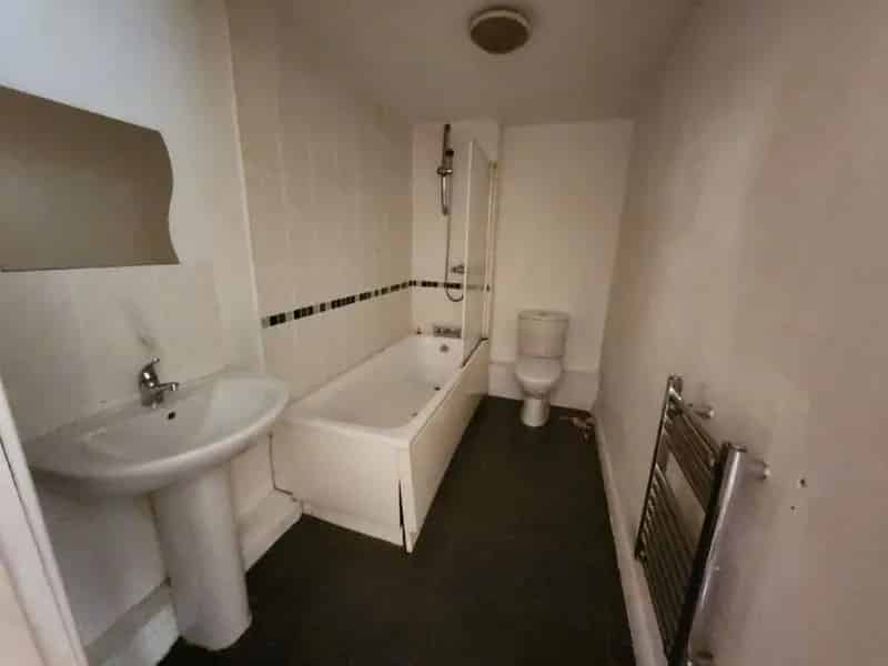 2 Bedroom Flat for Sale Nottingham NG5