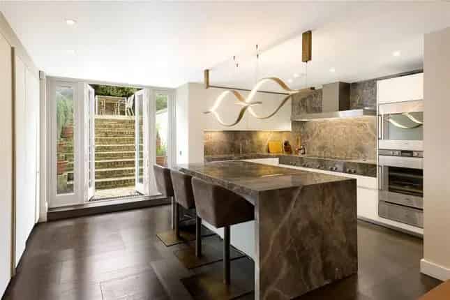 Terraced House for Sale in Chelsea SW3 47ft Garden