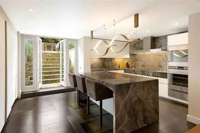 Terraced House for Sale in Chelsea SW3 47ft Garden