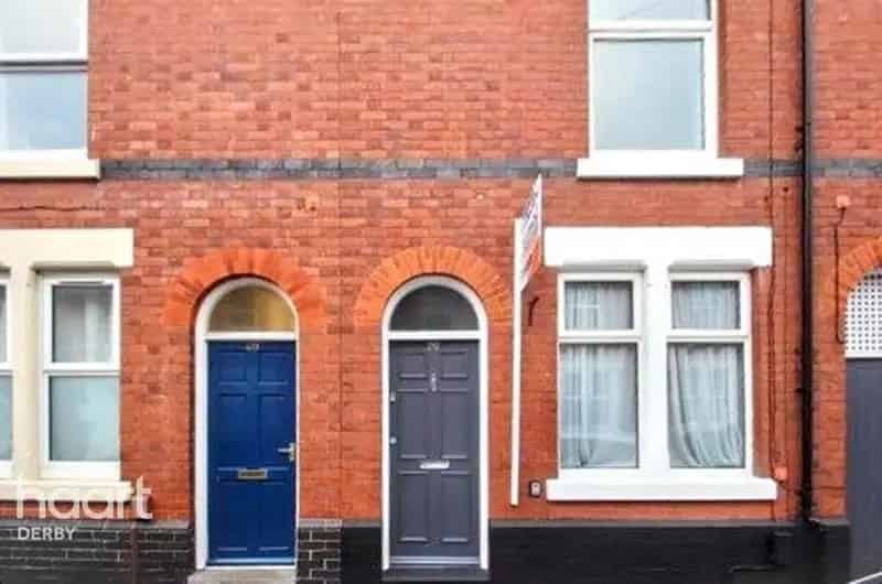 5 bedroom terraced house for sale