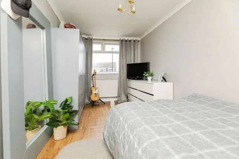 3 Bed Semi Detached House For Sale No Upward Chain