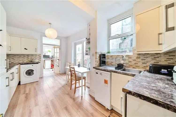 3 Bed House for Sale Northfields Avenue