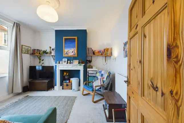 Spacious 2-Bedroom Period Home in Easton Bristol