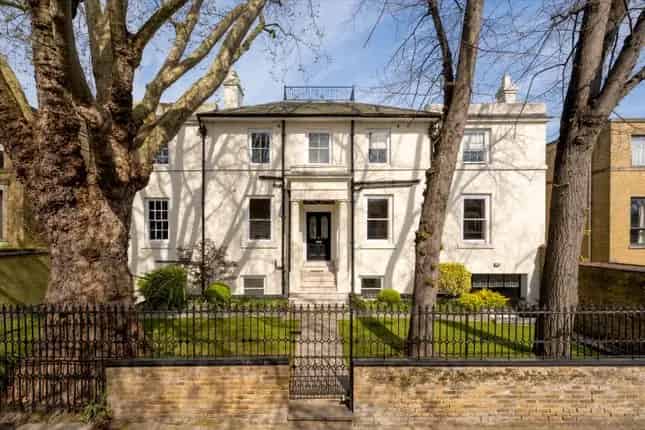Grade II Listed Detached House Barnsbury London