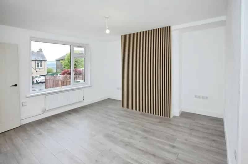 3 Bedroom Terraced House Near Amenities and Schools