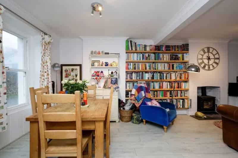 Historic 4-Bedroom Townhouse Near Beach and Town Centre