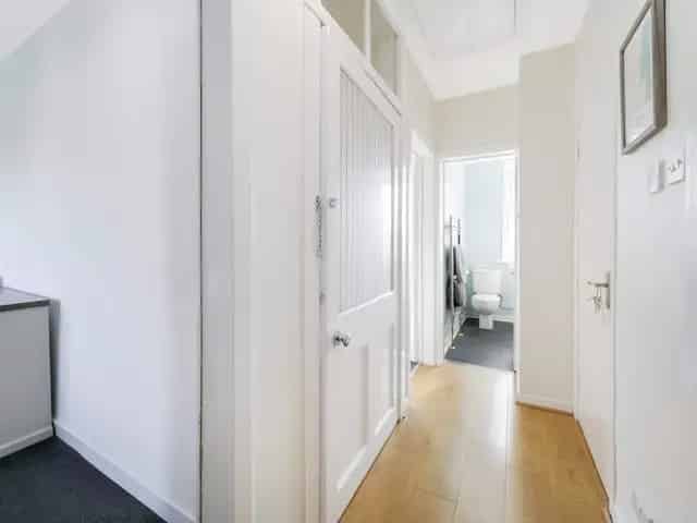 2 Bedroom Flat for Sale Near Village Centre
