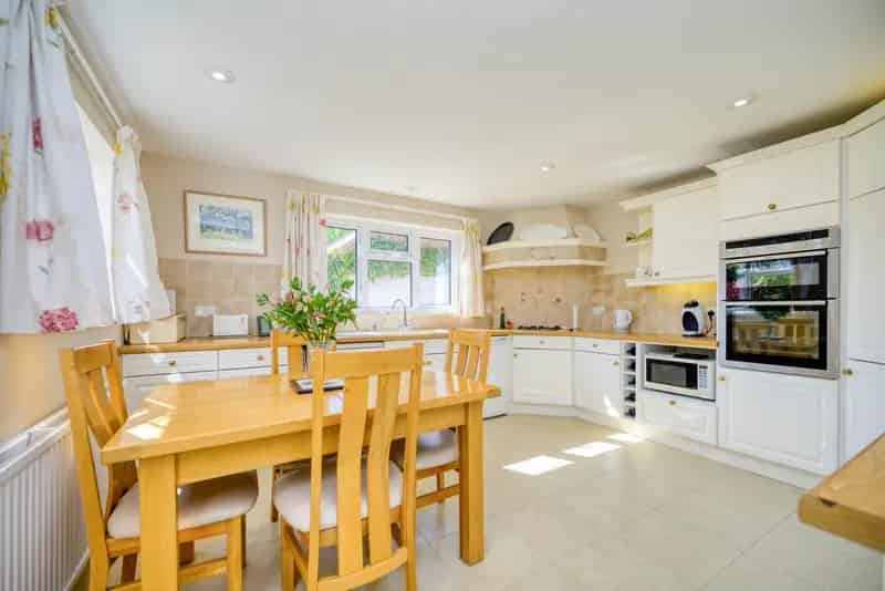 5 Bedroom Detached House for Rent Caversham Heights