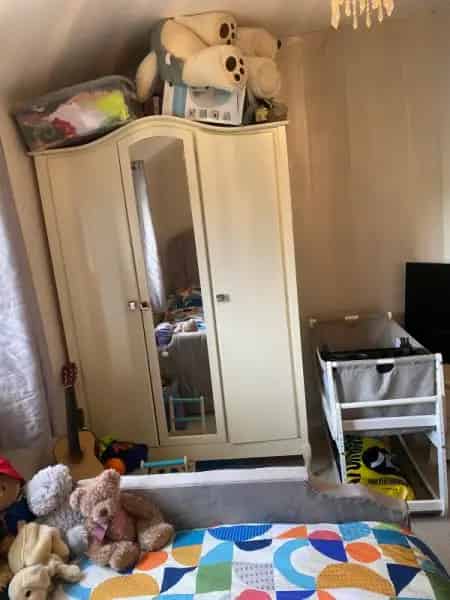 3 Bedroom House Huge Garden Lovely Street