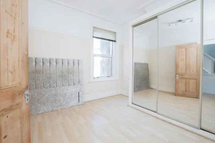4 Bedroom Maisonette Near Southbourne High Street