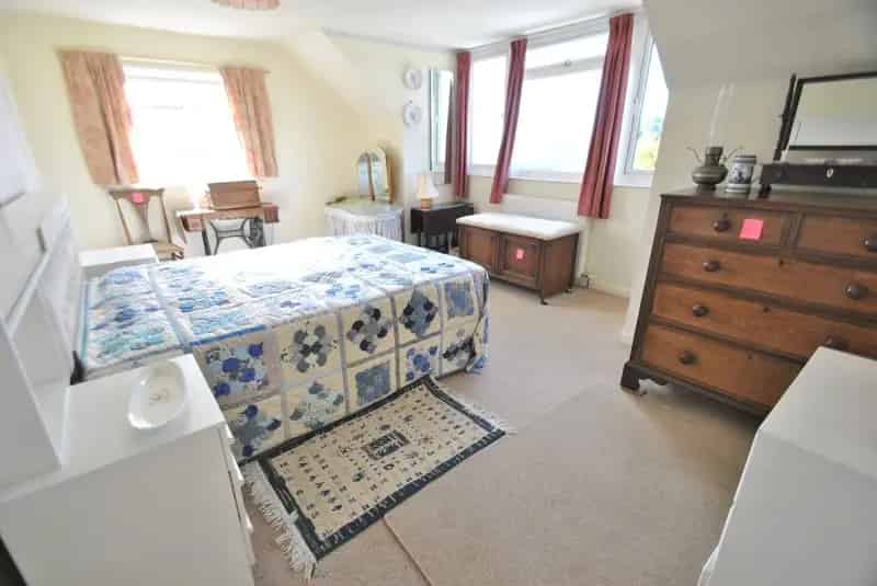 4 bed property for sale