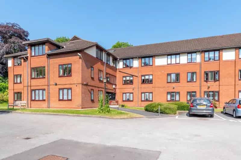 2 Bedroom Retirement Apartment for Sale in Kings Norton