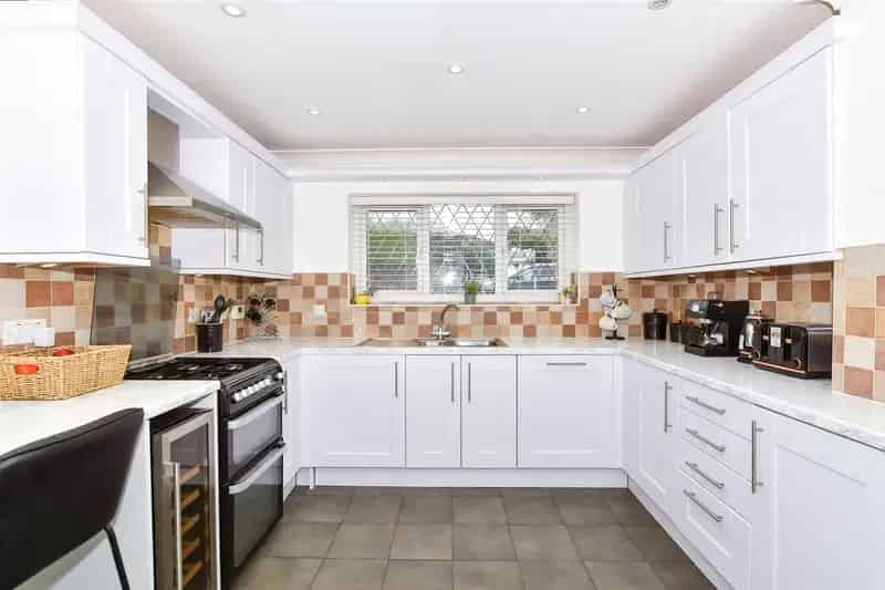 4 Bedroom Detached House for Sale in Loose