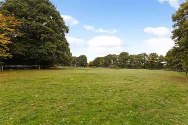 5-Bedroom Family Home with Stables and Pool on 7.5 Acres