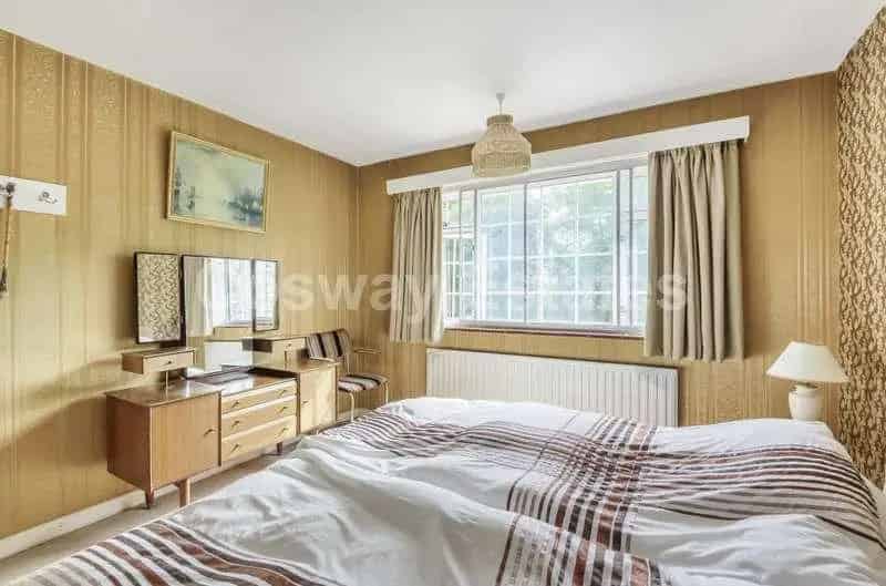 4 Bed Detached House For Sale Near Cassiobury Park