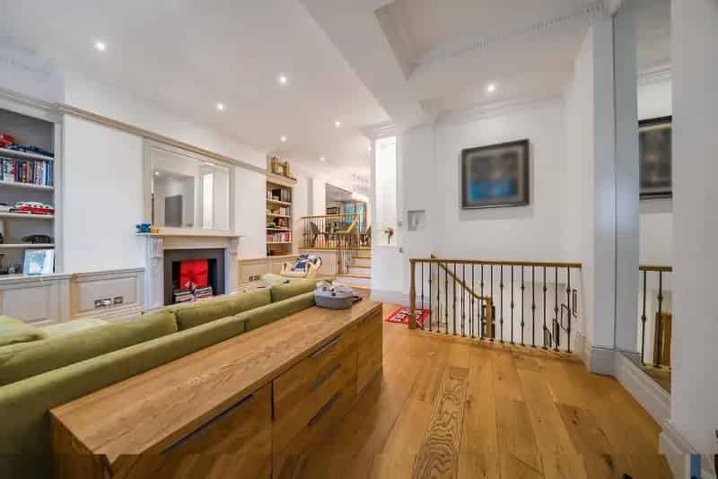 2-Bedroom Split-Level Apartment South Kensington SW7