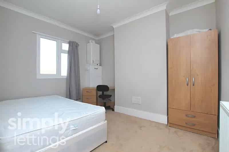 3 Bedroom Maisonette Student Property Near Lewes Road Brighton