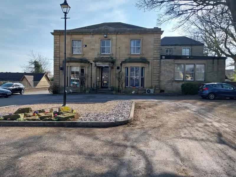 First Floor Office Space 1076 sq ft 3 Offices Parking