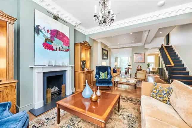 4 Bedroom Family Home for Sale in Chelsea