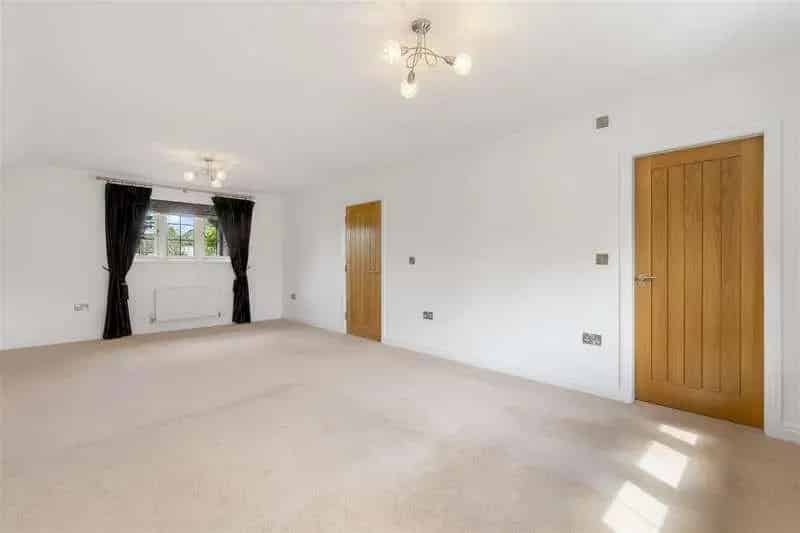 6 Bed House for Sale in Sutton Coldfield Near Moor Hall Golf Club